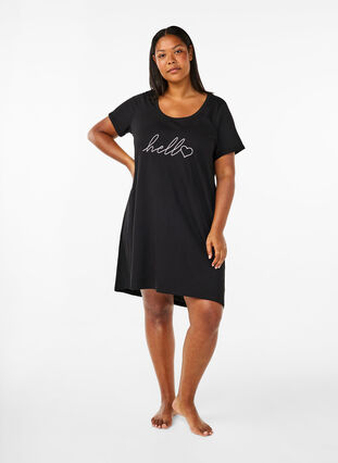 Zizzifashion Short-sleeved nightgown in organic cotton, Black Hello, Model image number 2