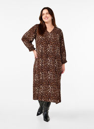 Long leopard print dress with 3/4 sleeves, Leo AOP, Model