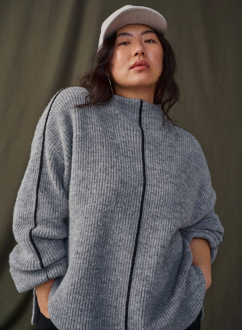 Grey knit with black detail, , Model