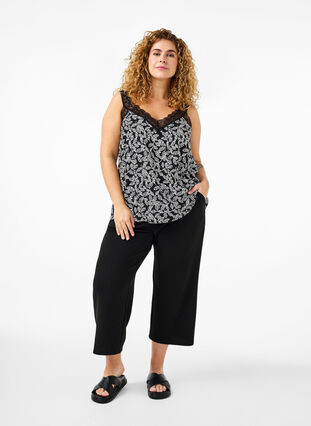 Zizzifashion Lace top in viscose, Black w. Wh.Leaf AOP, Model image number 3