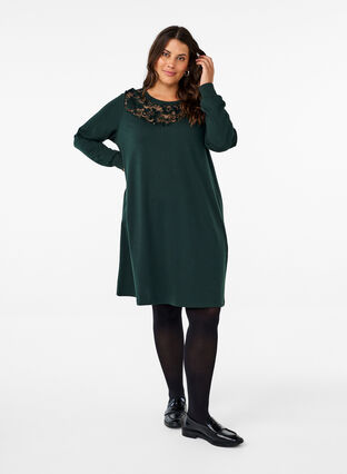 Zizzifashion Short sweat dress with lace detail, Scarab, Model image number 2