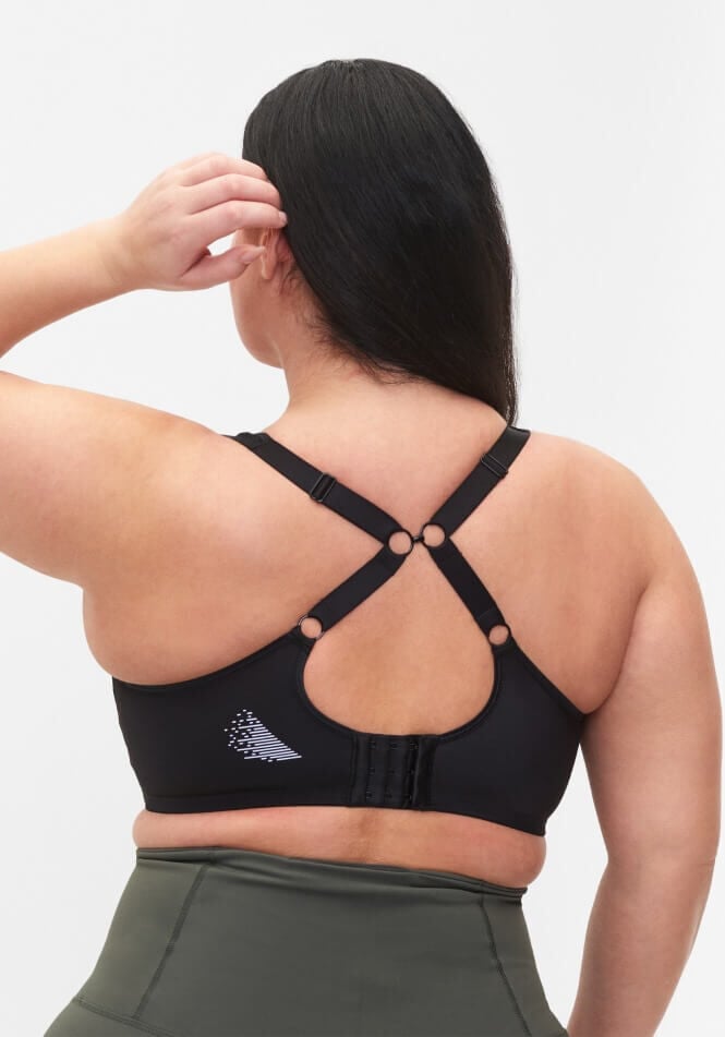 Best Sports Bras For Large Breasts (2024) - Zizzifashion